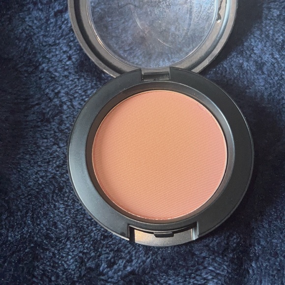 MAC matte powder blush! In the shade MOCHA - Picture 3 of 4